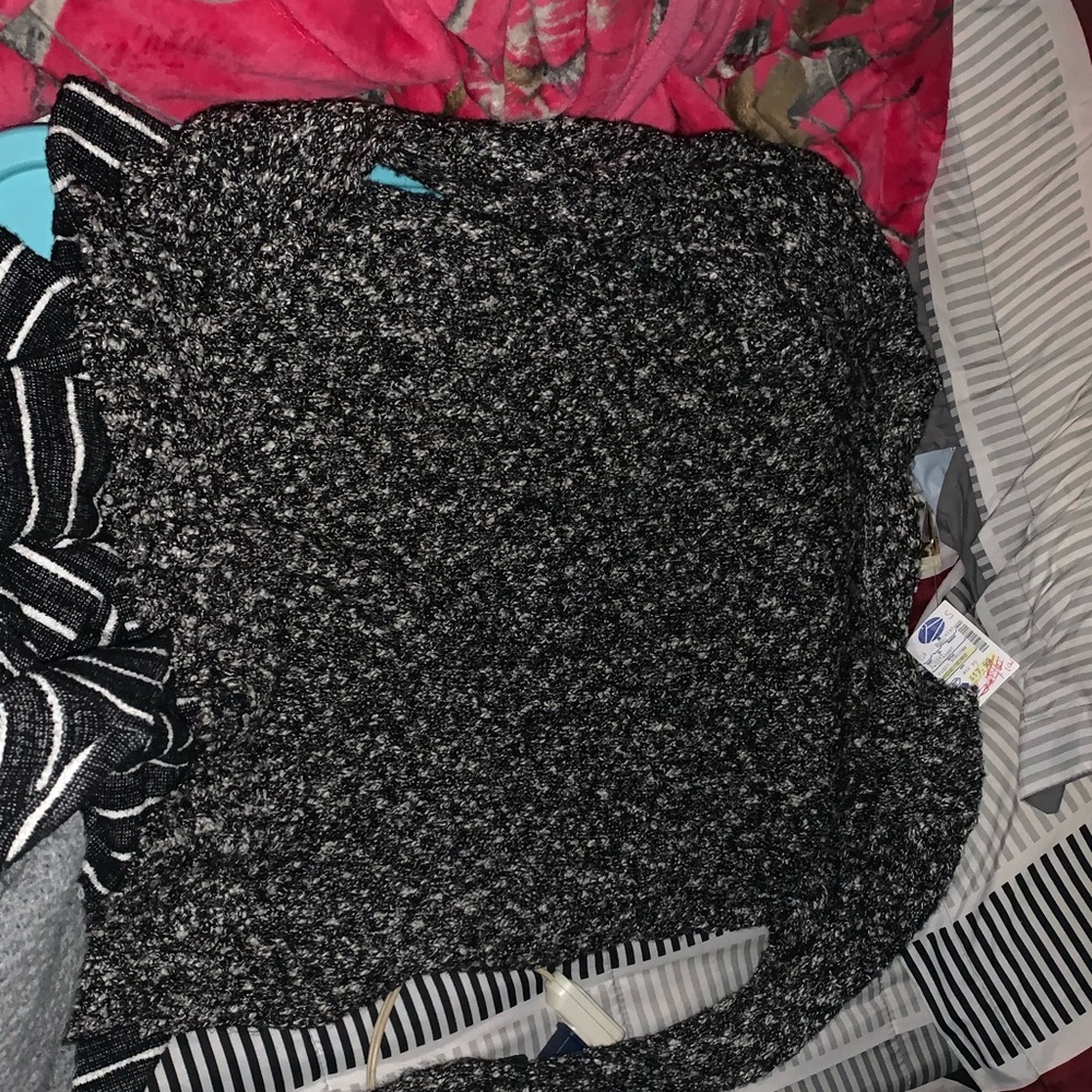 Longsleeve black and white sweater
